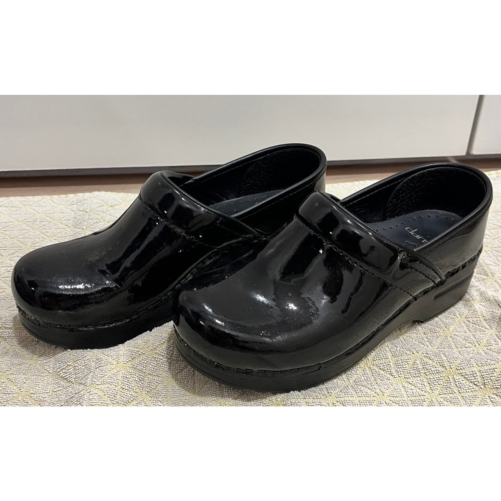 DO NOT BUY POSHMARK WILL NOT LET ME DELETE THIS IS NOY FOR SALE